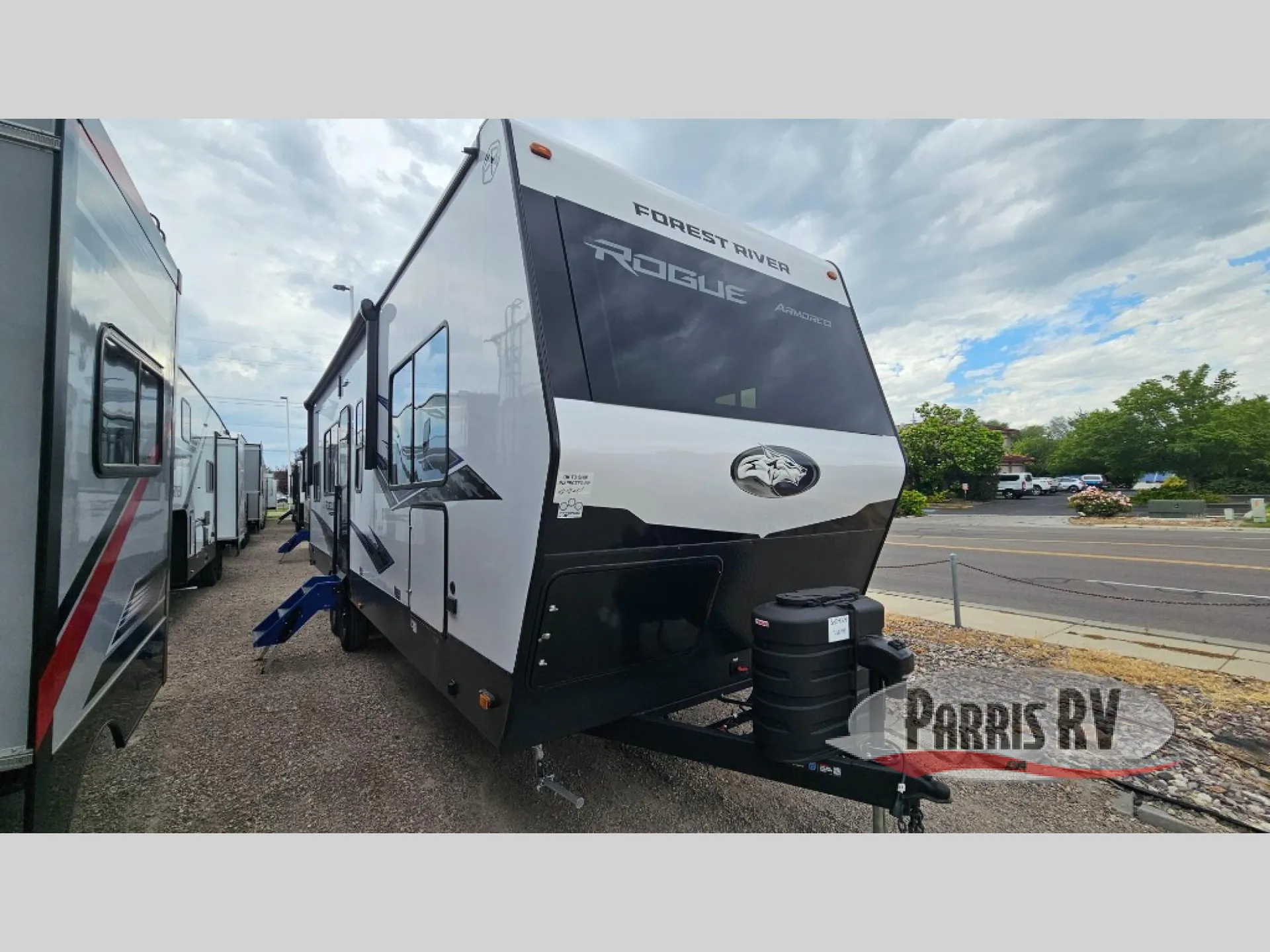 2027 Forest River Vengeance Rogue Armored 25L141 dealer photo 1 from Parris RV