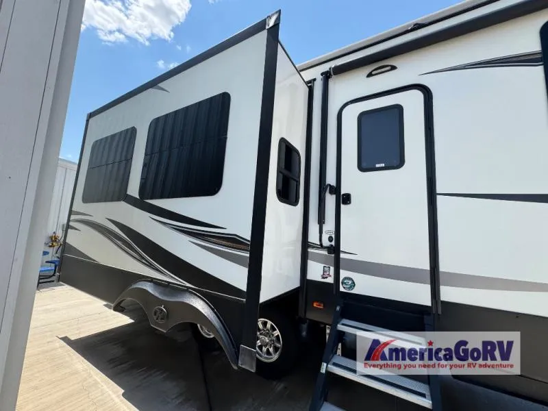 2020 Heartland Bighorn 3370EL - Photo 4