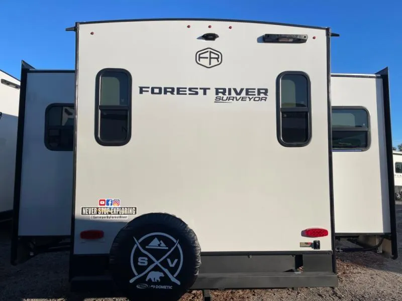 2025 Forest River Grand Surveyor 275FKBS — Photo 5
