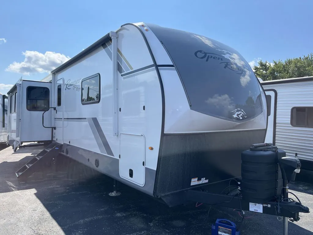 2027 Highland Ridge Roamer Light Duty 29RLTS dealer photo 1 from Colton RV