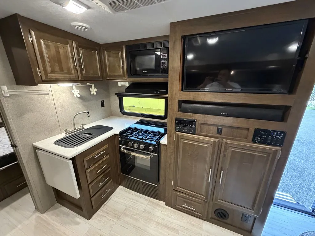 2019 Forest River Flagstaff Micro Lite 25FBLS, Photos photo 14