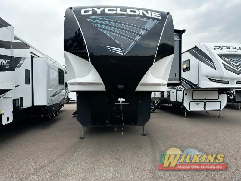 2021 Heartland Cyclone CY 4007 - Photo 3
