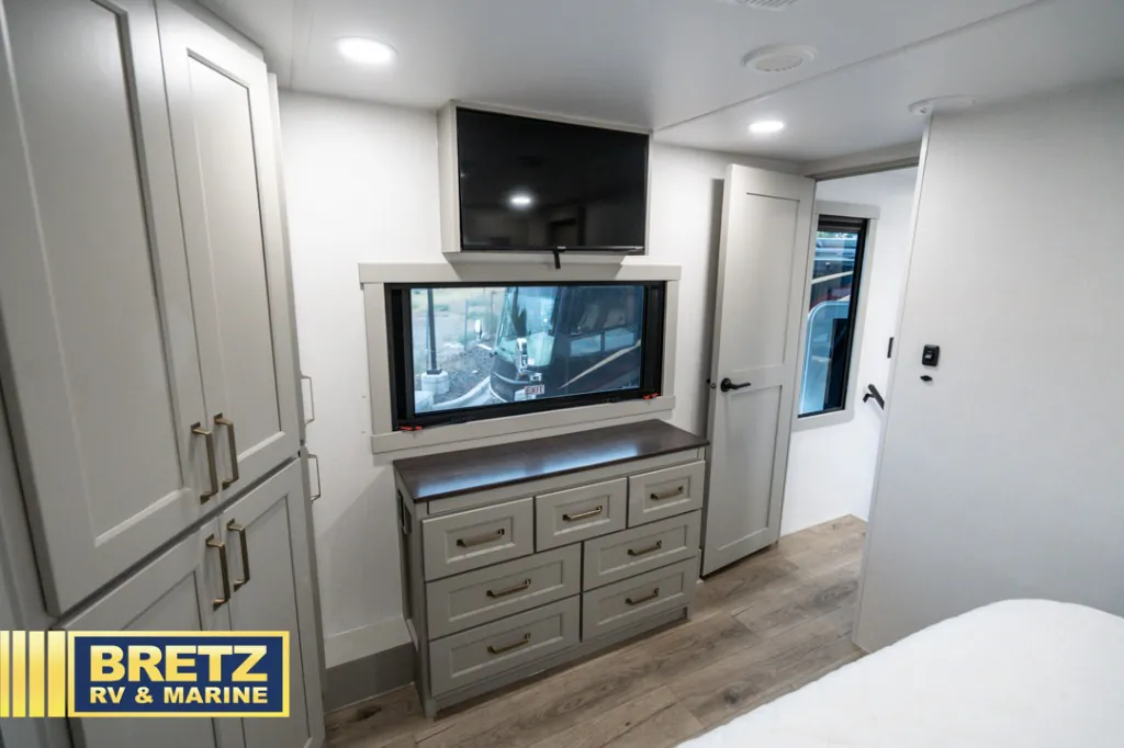 2026 Brinkley Model G 3950, Bedroom photo 4
