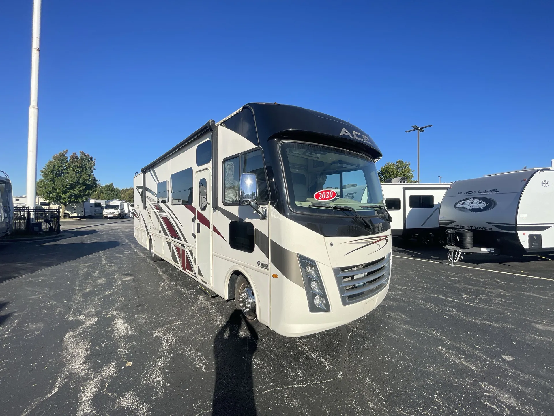 2020 Thor Motor Coach A.C.E 33.1 - Photo 2