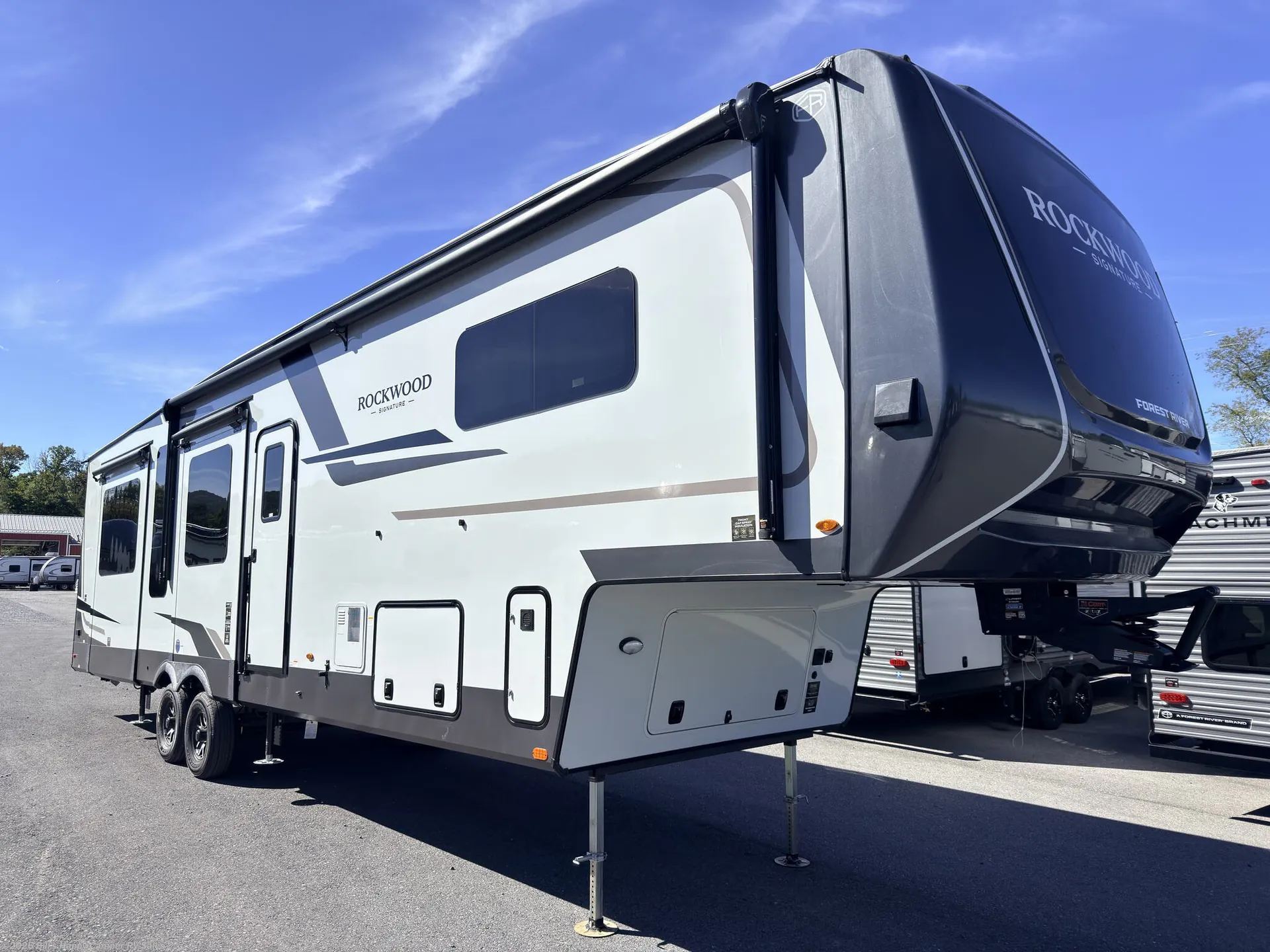 2027 Forest River Rockwood Signature 404SRK