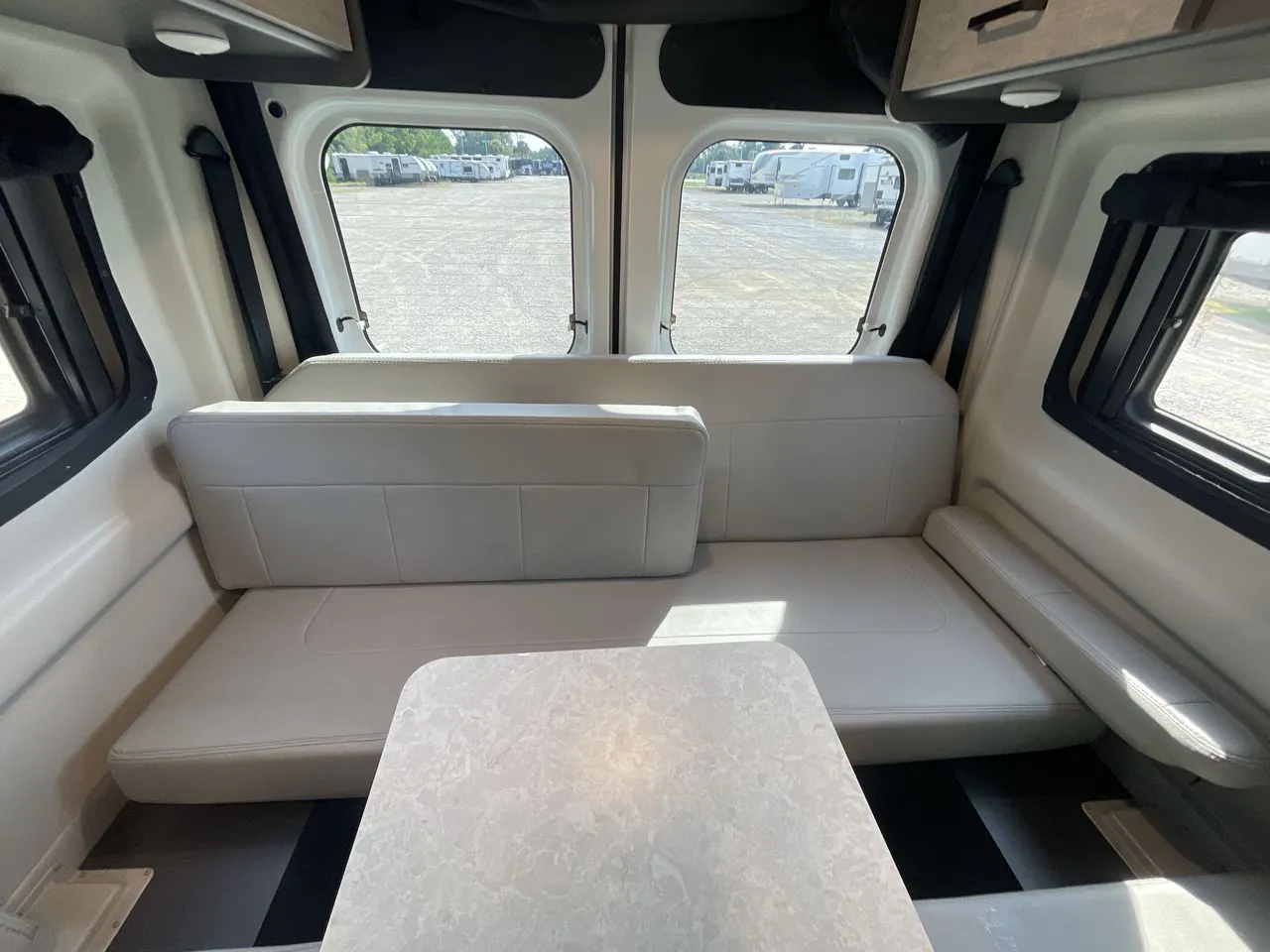 2024 Thor Motor Coach Dazzle 2JB - Photo 3