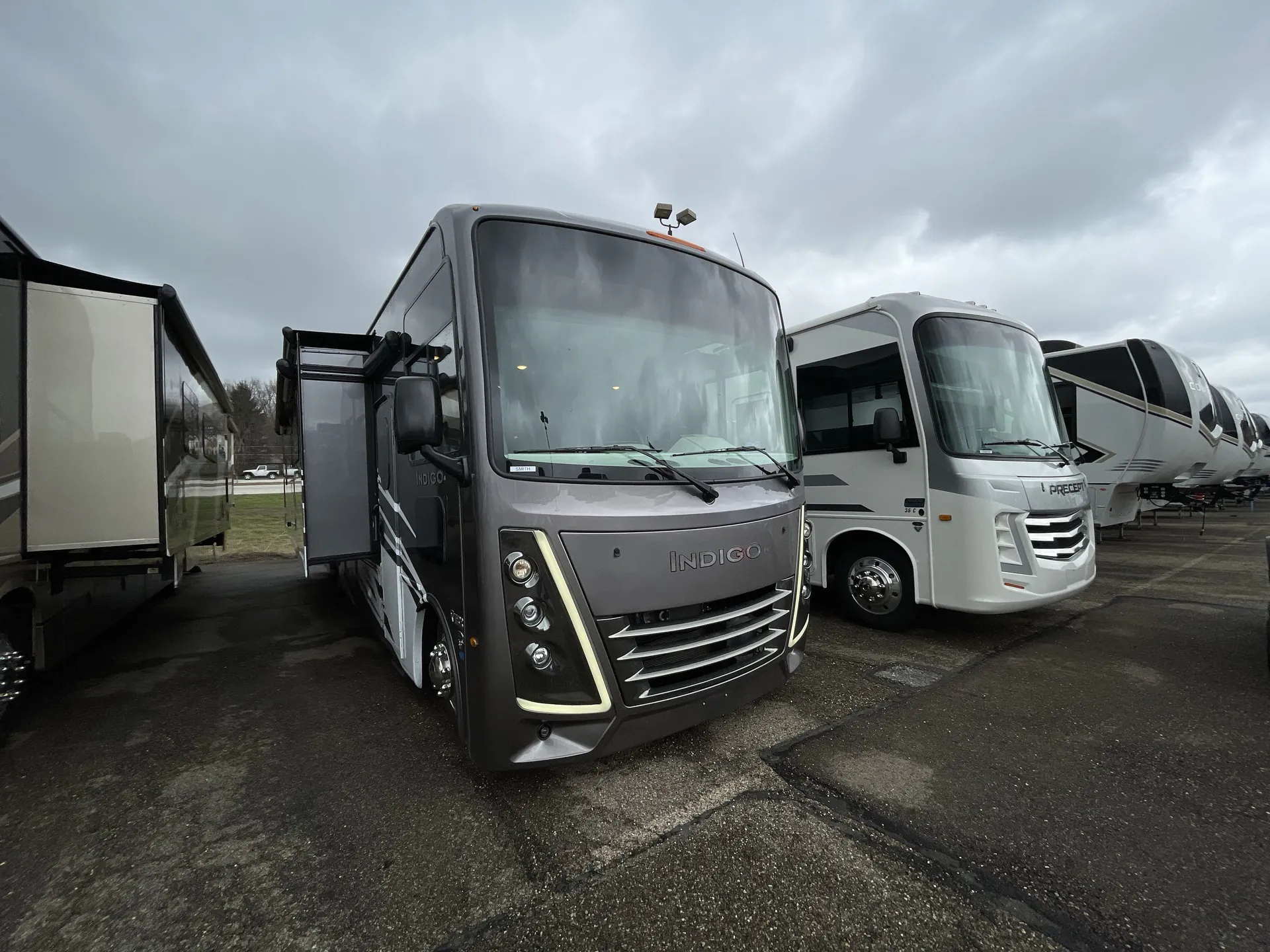 2024 Thor Motor Coach Indigo CC35 - Photo 2