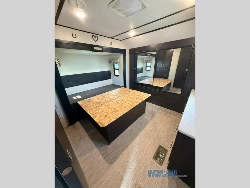 2019 Prime Time LaCrosse 3311RK, Photos photo 14