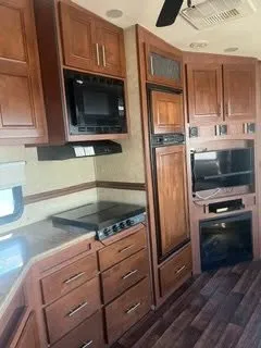 2012 Dutchmen RV Komfort 2820RL - Photo 4