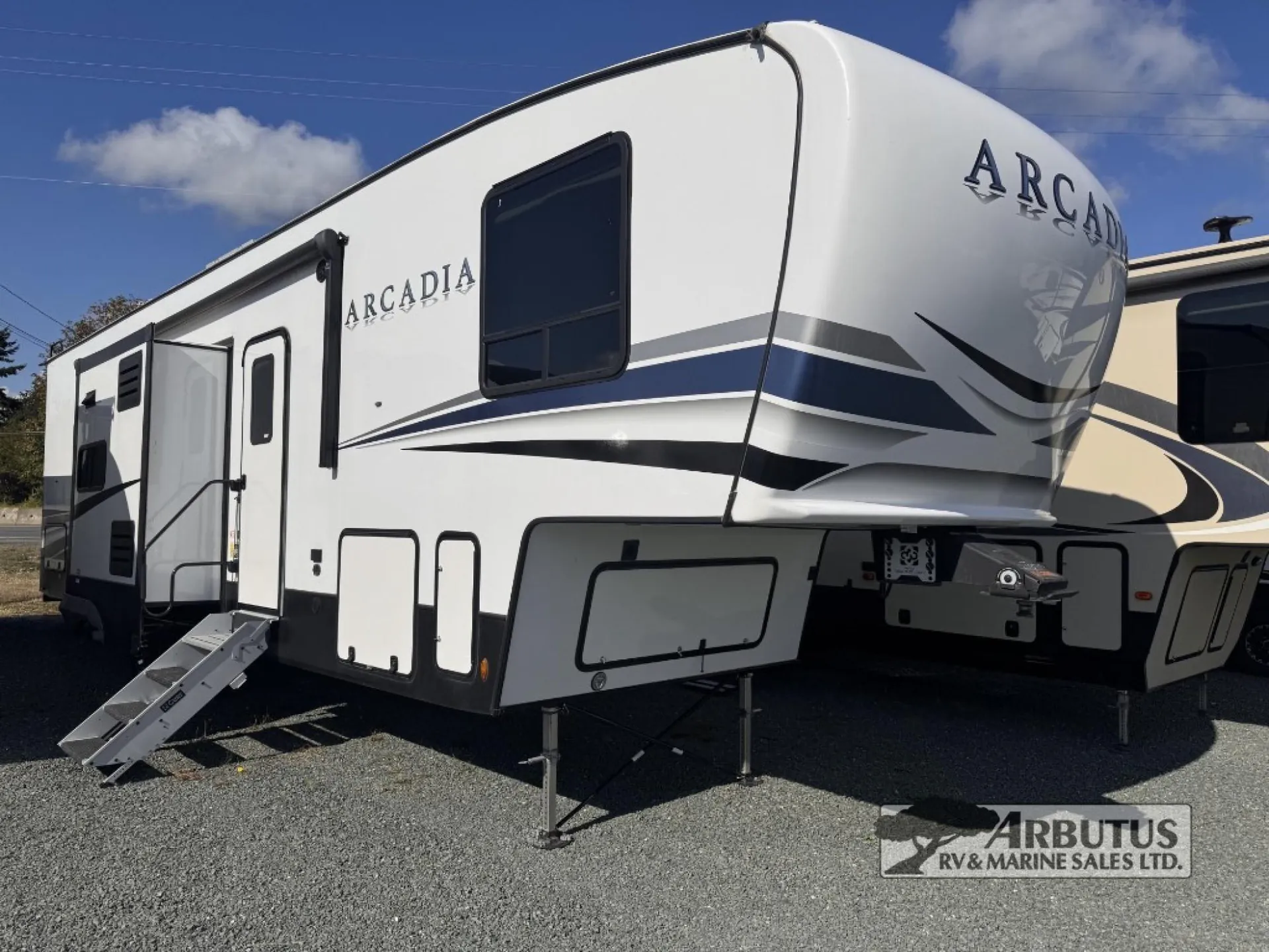 2022 Keystone Arcadia 3940LT - Photo 2