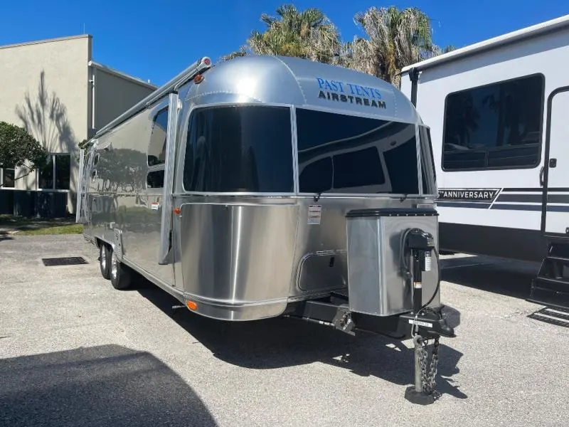 2023 Airstream International 25FB - Photo 2