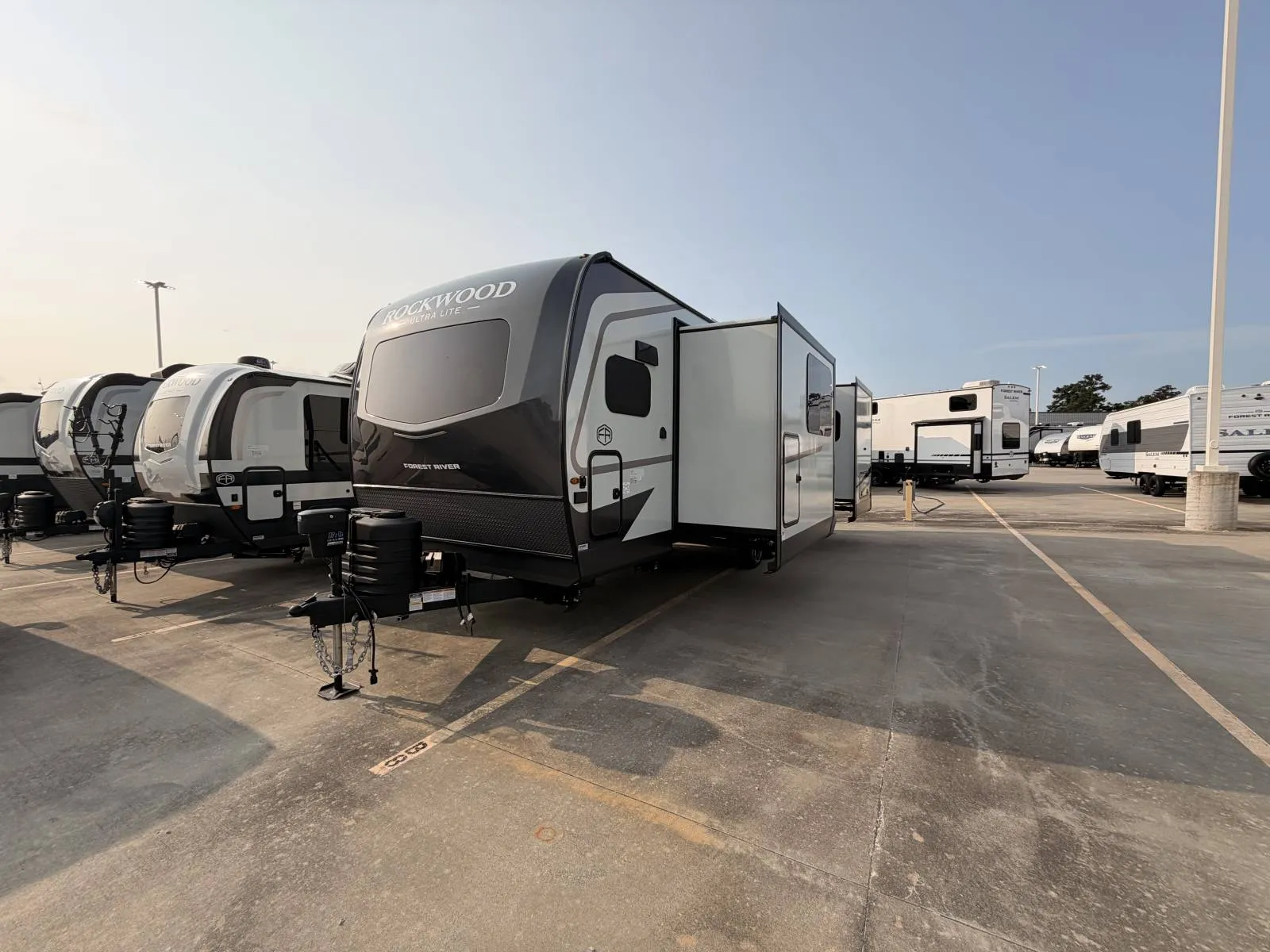 2027 Forest River Rockwood Ultra Lite 2619FK - Photo 2