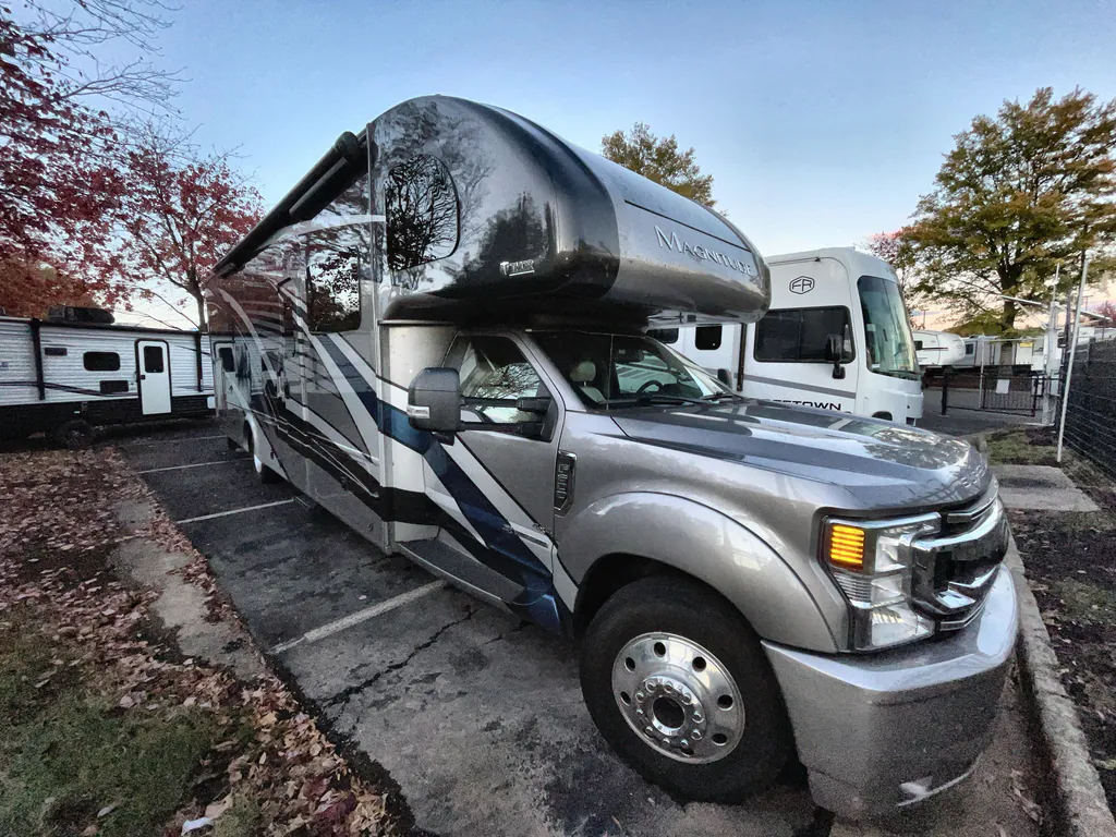 2022 Thor Motor Coach Magnitude RS36, Photos photo 5