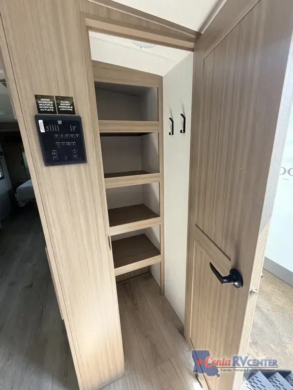 2027 Forest River Rockwood Ultra Lite 2706BH — Photo 6