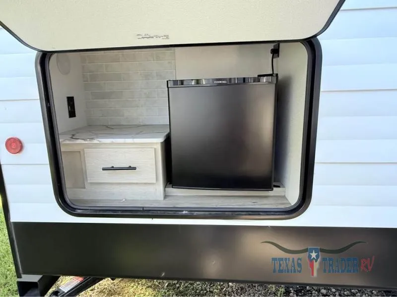 2026 Shasta RVs i-5 Edition 533BH - Photo 3