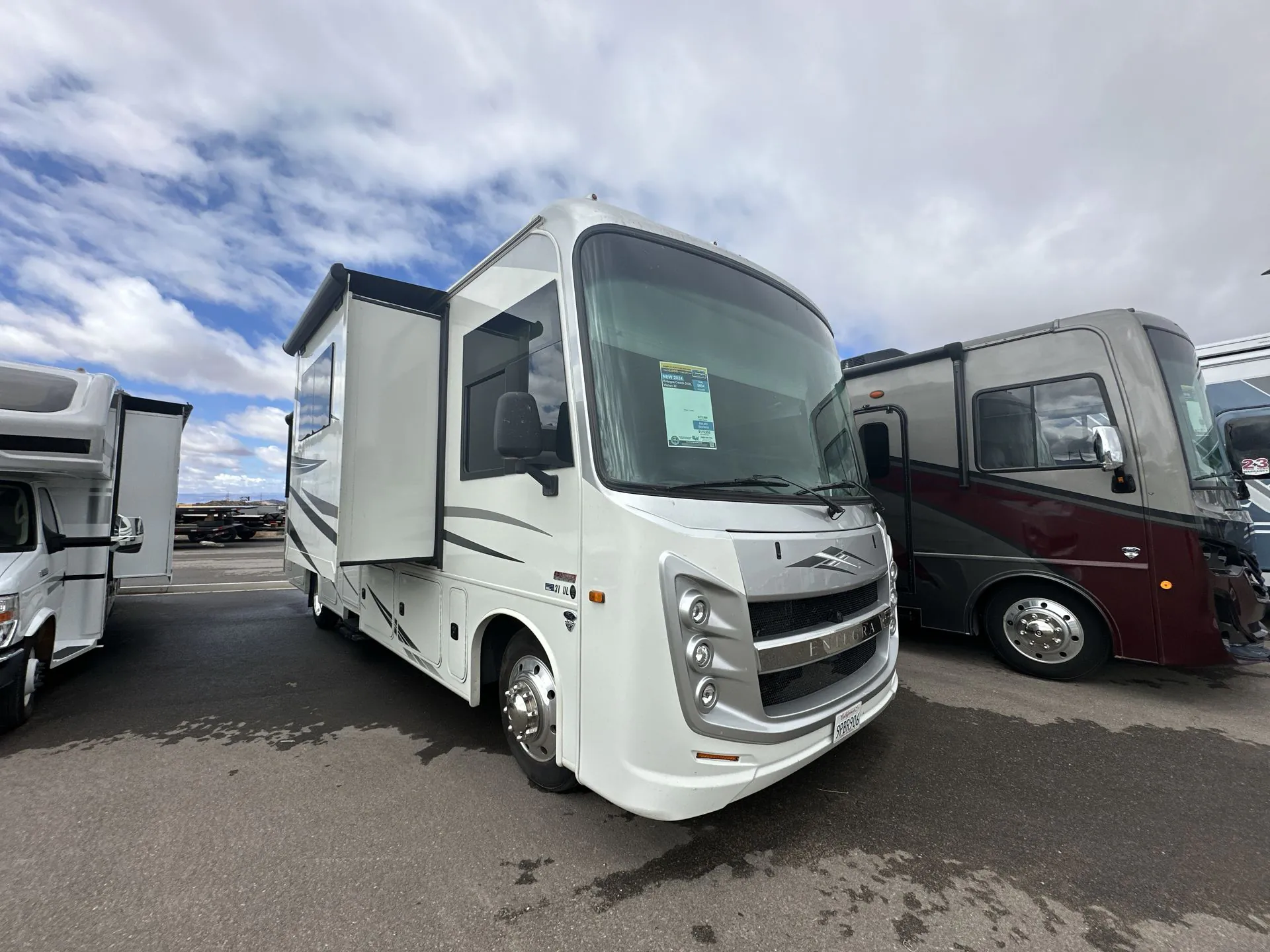 2024 Entegra Coach Vision XL 31UL - Photo 2