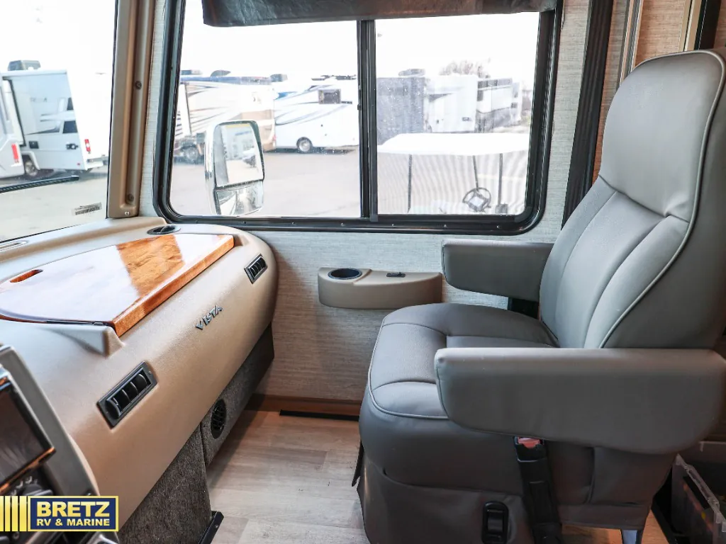 2021 Winnebago Sunstar 32M, Photos photo 13