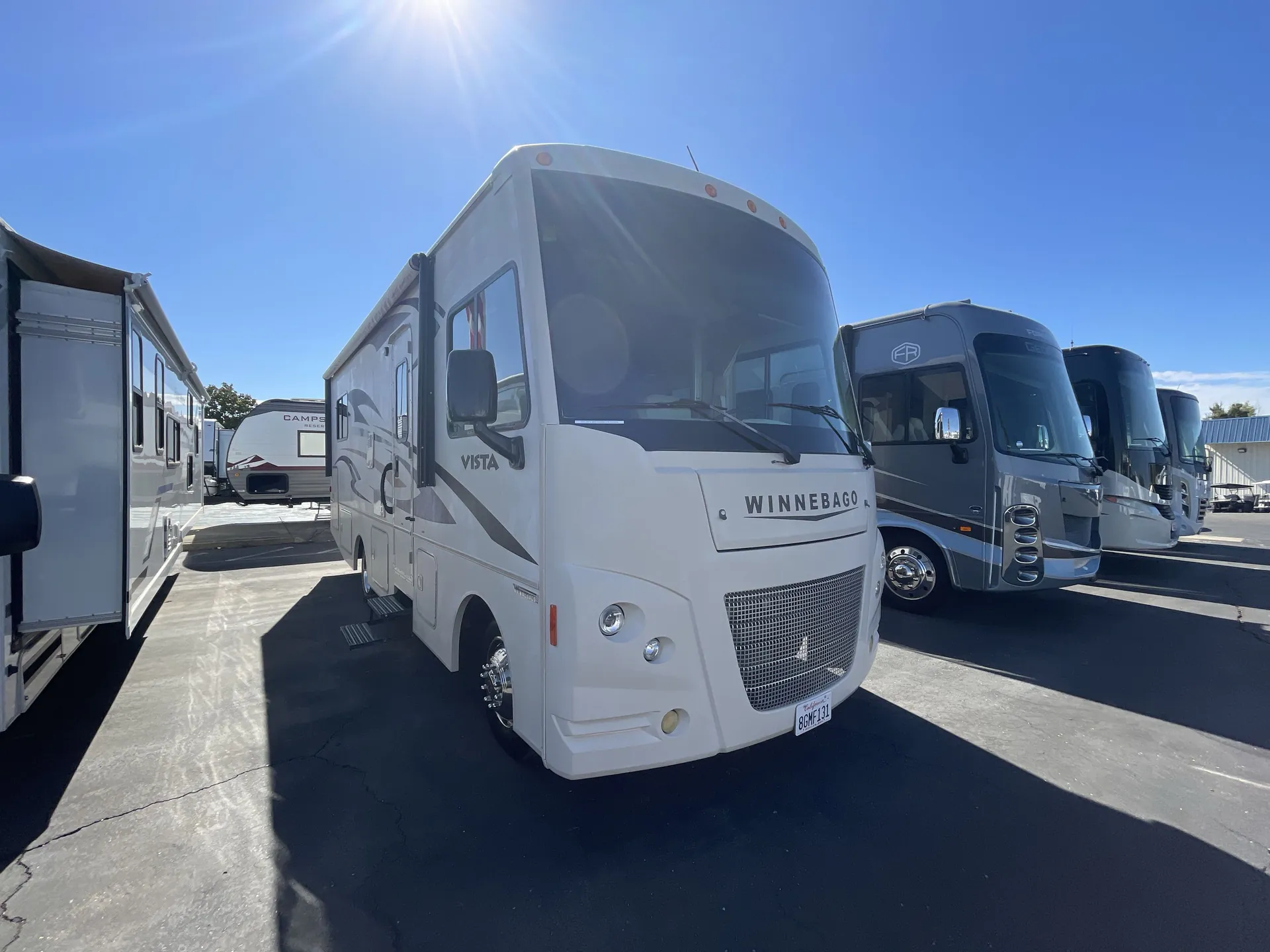 2015 Winnebago Vista 26HE - Photo 2