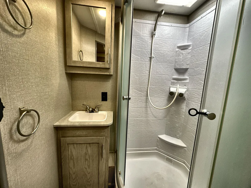 2022 Coachmen Catalina Legacy Edition 243RBS, Photos photo 18