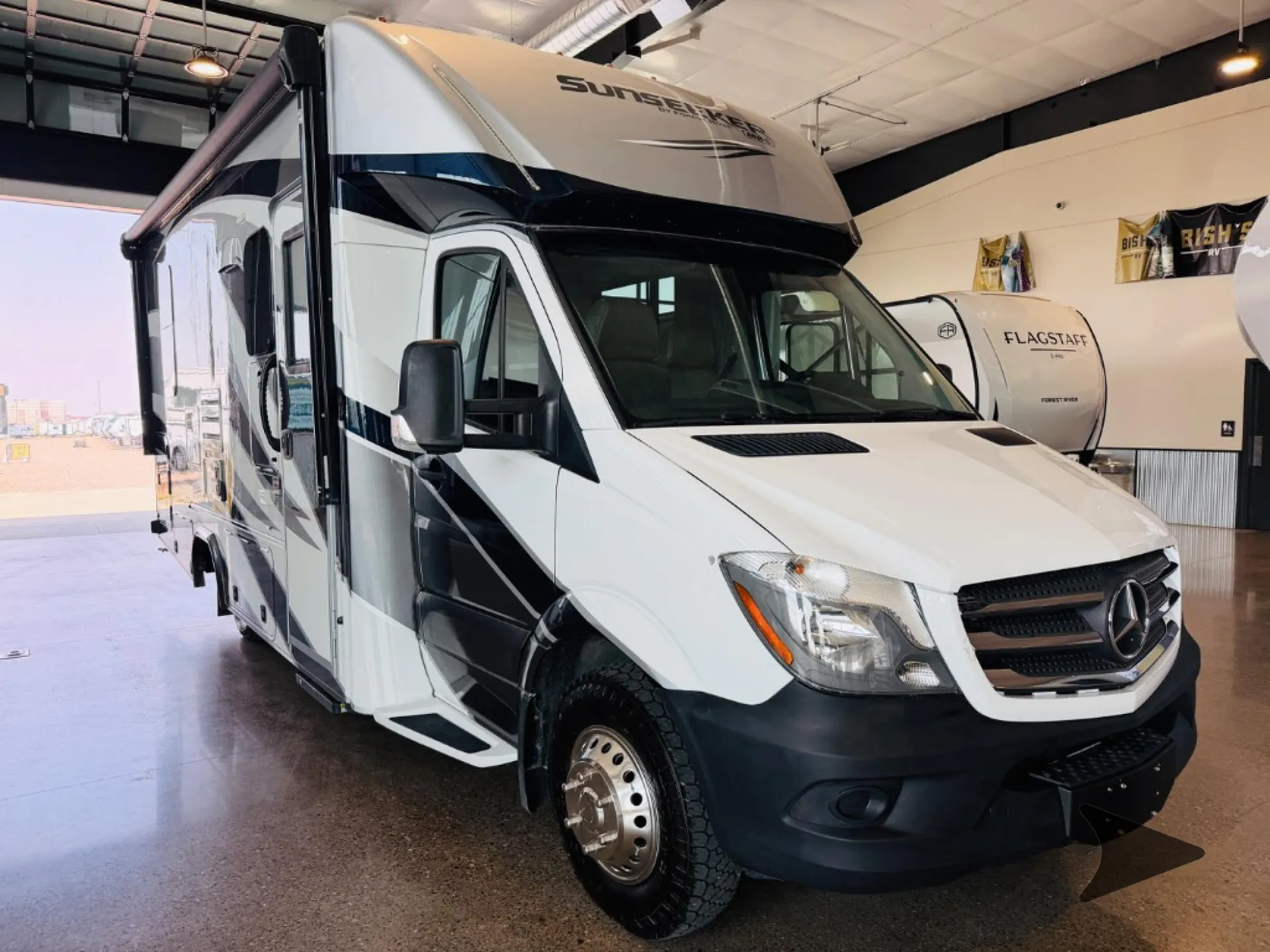 2019 Forest River Sunseeker MBS 2400R