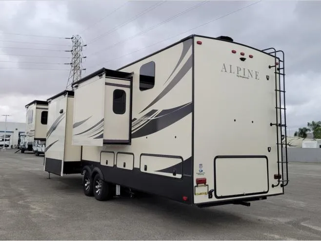 2019 Keystone Alpine 3701FL - Photo 4