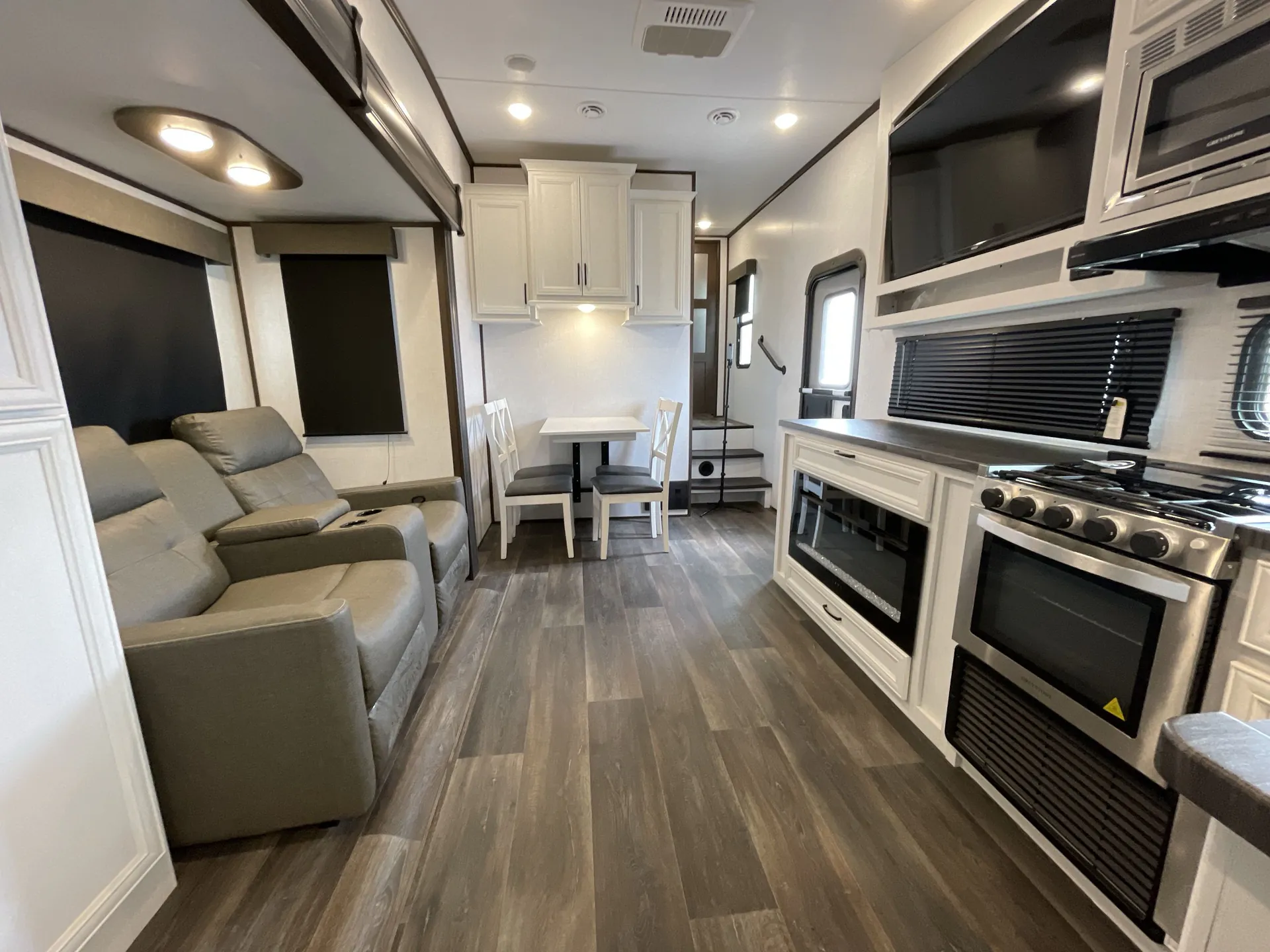 2023 Dutchmen Atlas 2942BHF — living area main