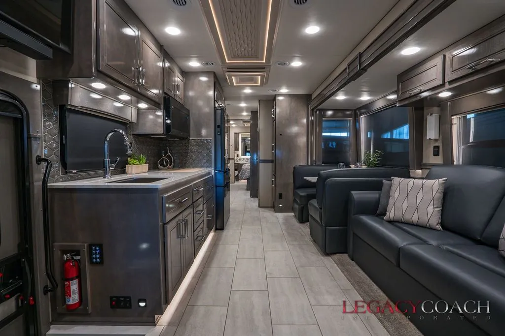 2025 Renegade RV XL X45BBC - Photo 3