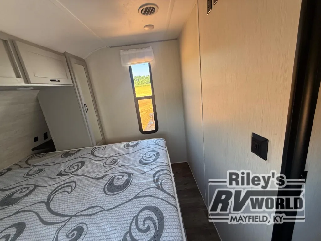 2022 Forest River Vibe 32BH, Photos photo 4