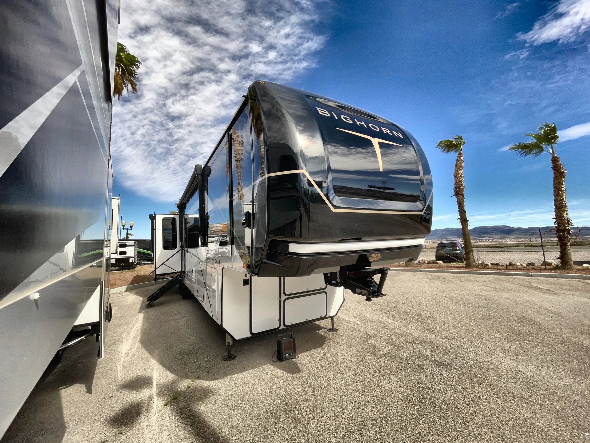 2025 Heartland Bighorn 391MFB - Photo 2
