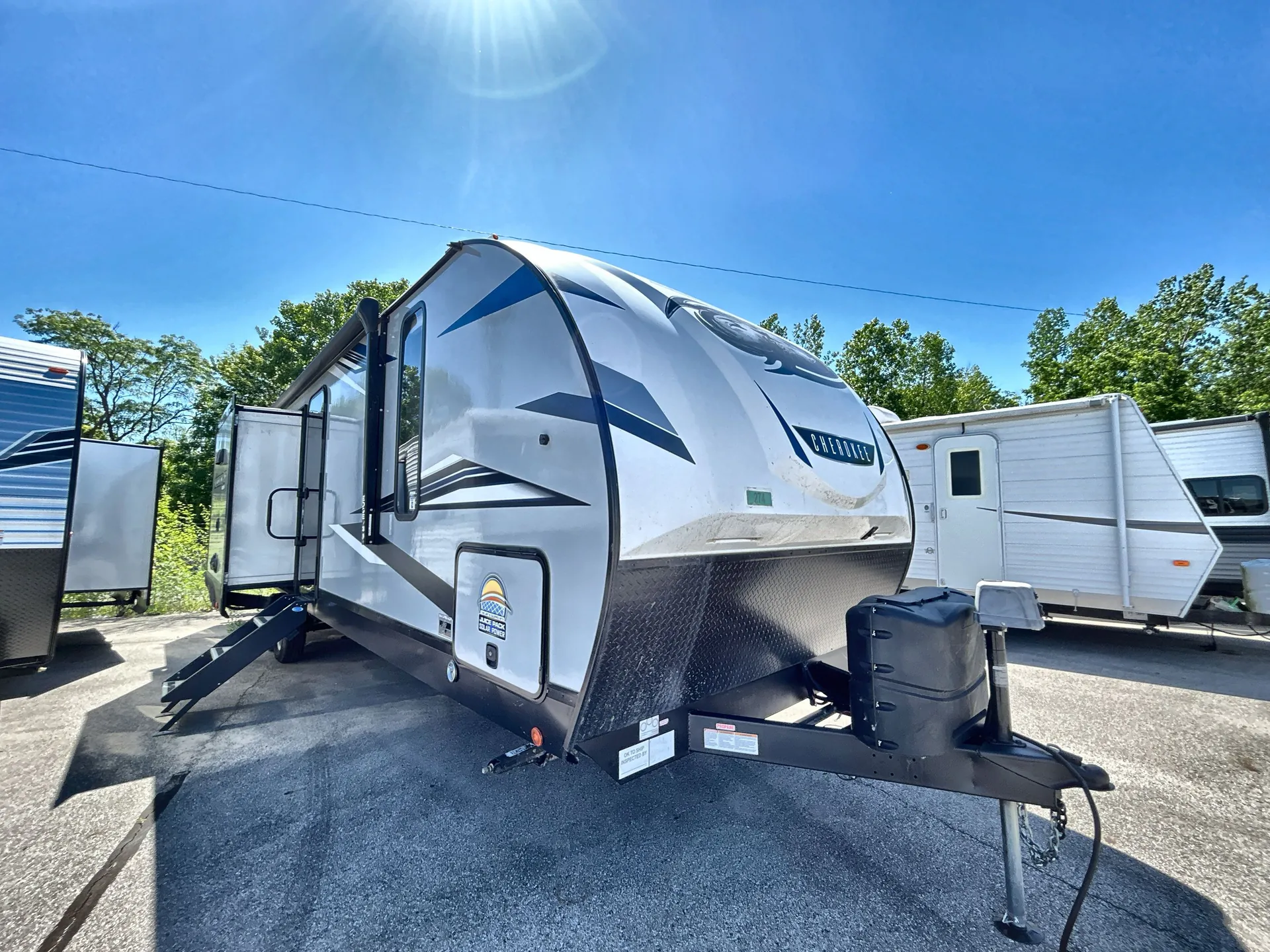 2022 Forest River Cherokee Alpha Wolf 33BH-L - Photo 2