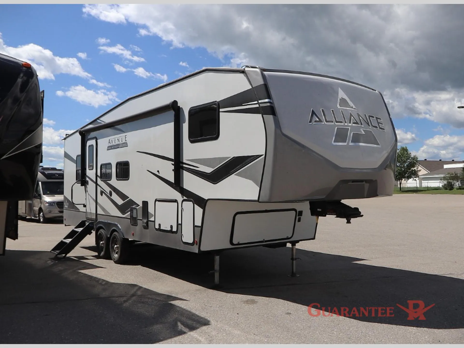 2023 Alliance RV Avenue 28BH - Photo 2