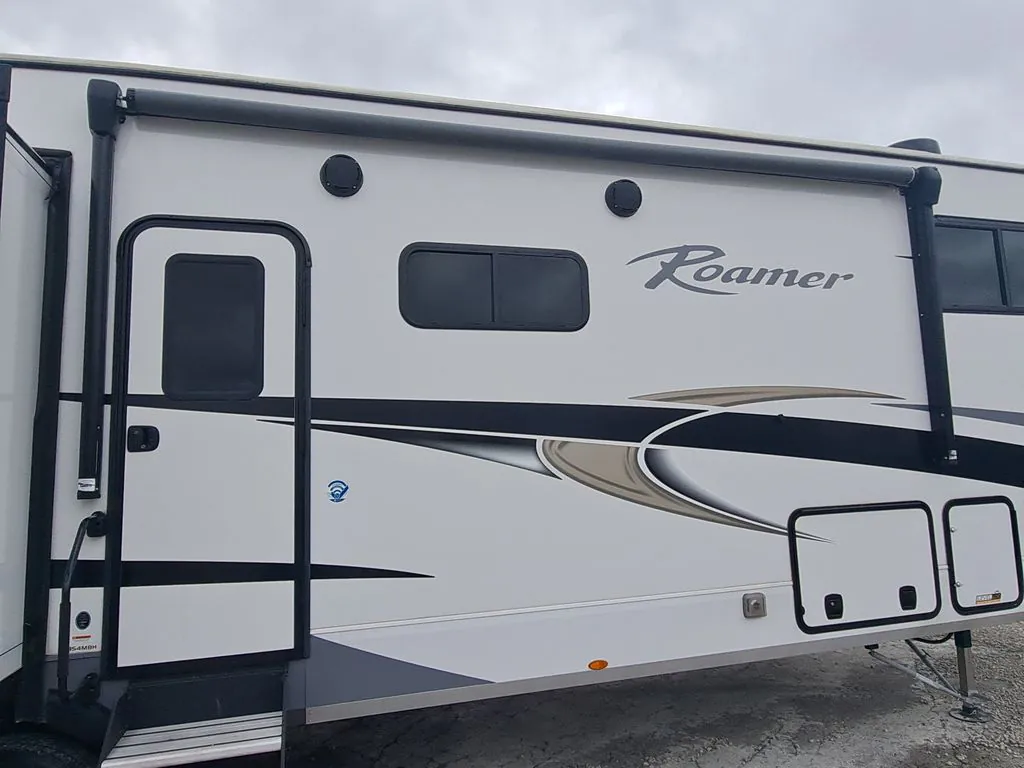 2023 Highland Ridge Roamer 354MBH - Photo 4