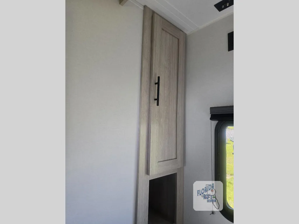2027 East to West Della Terra 272RL, Photos photo 48