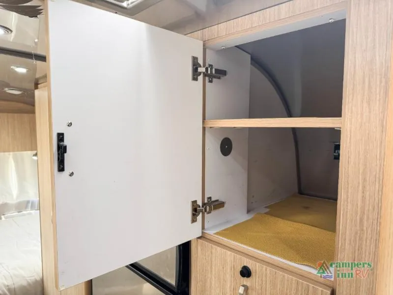 2017 Airstream Flying Cloud 26U - Photo 4