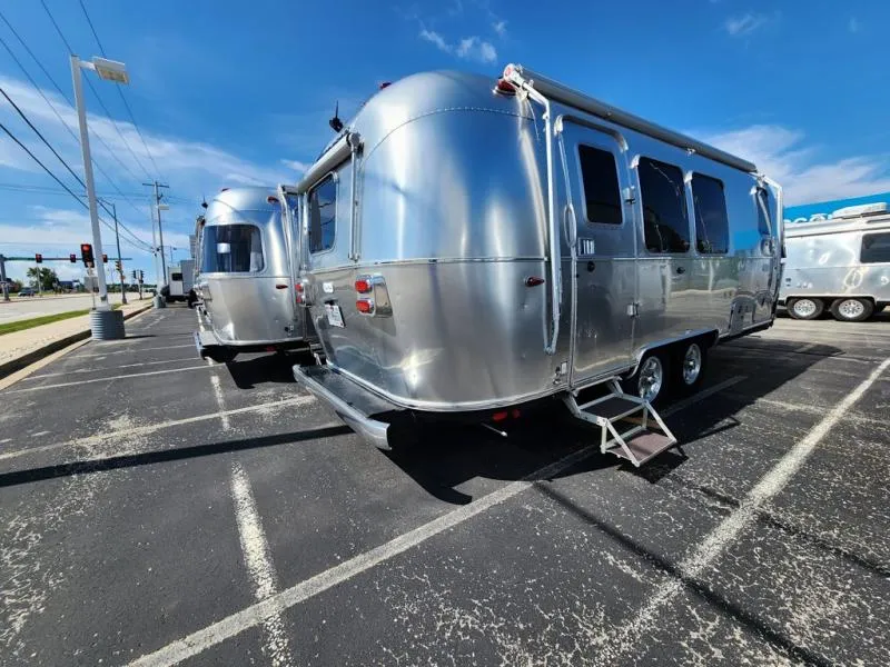 2024 Airstream Flying Cloud 23FB - Photo 4