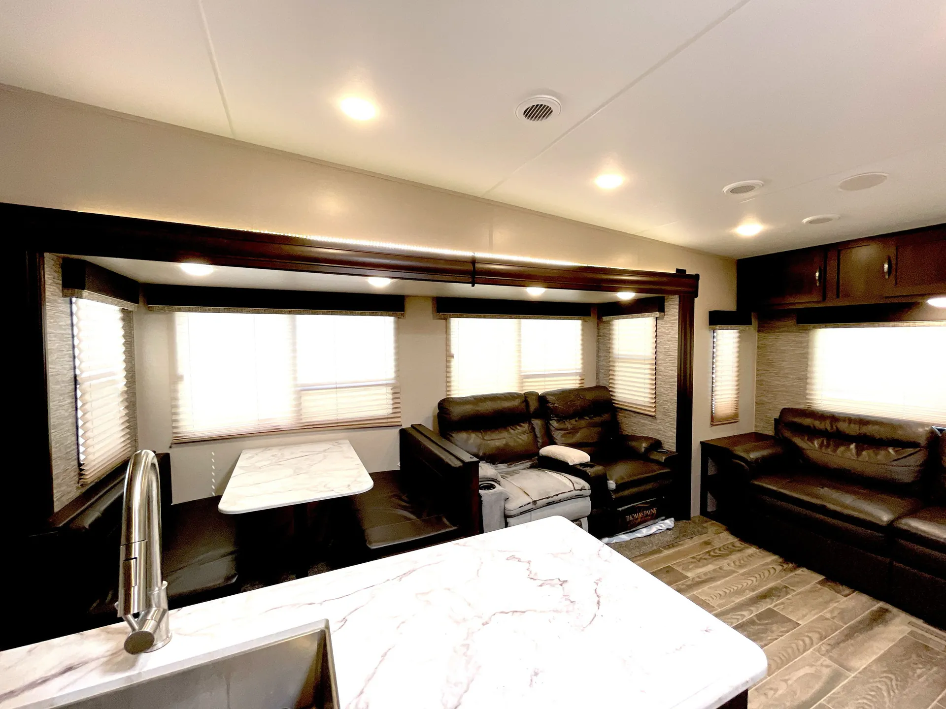 2019 k-z rv Sportsmen 344BH - Photo 4