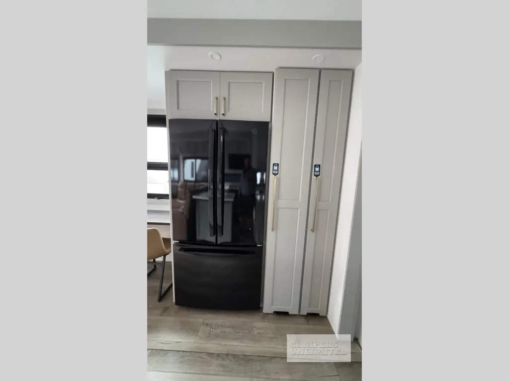2026 Brinkley Model G 3950, Photos photo 14