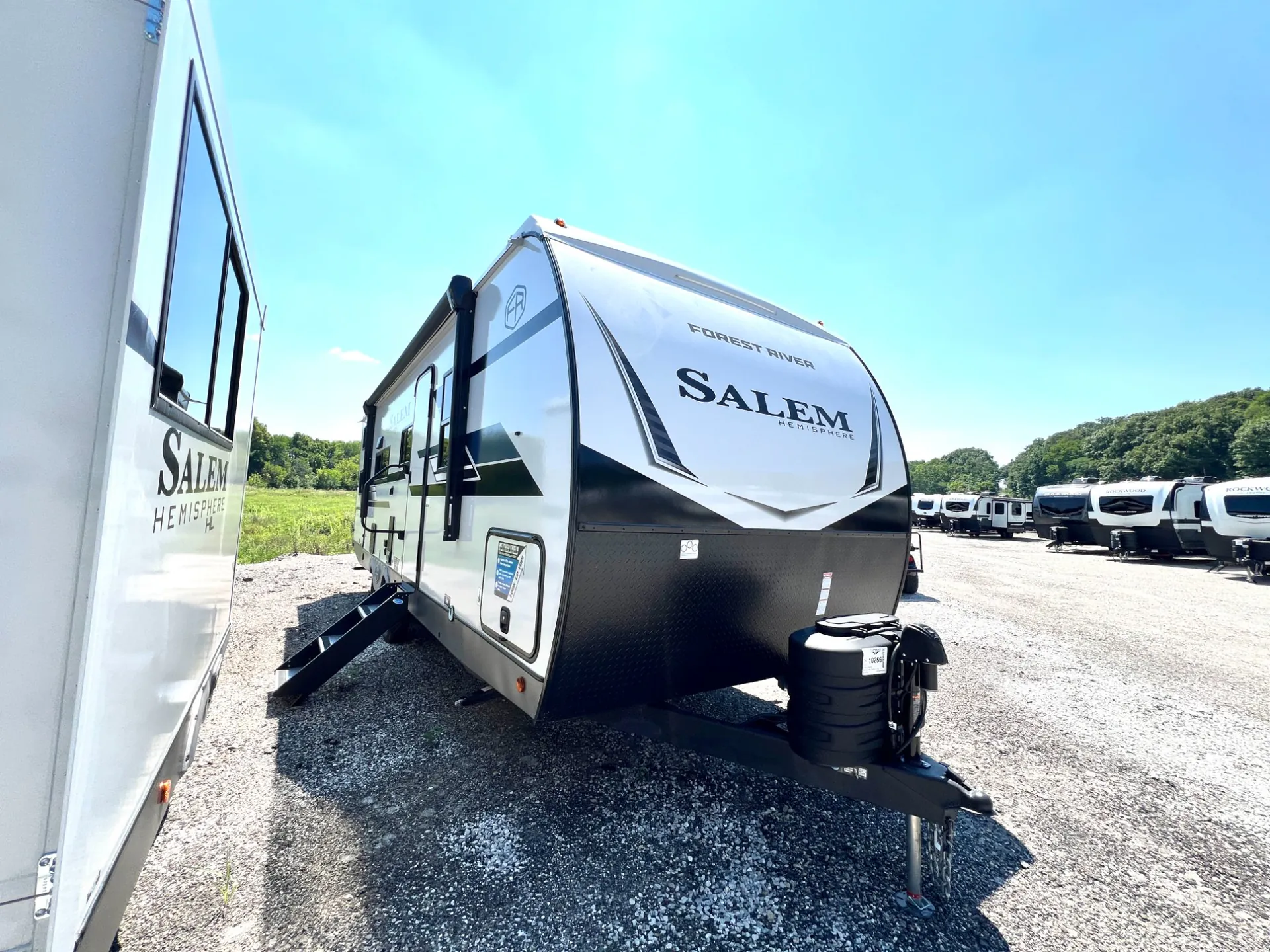 2027 Forest River Salem Hemisphere Hyper-Lyte 245BHHL dealer photo 1 from Zoomers RV