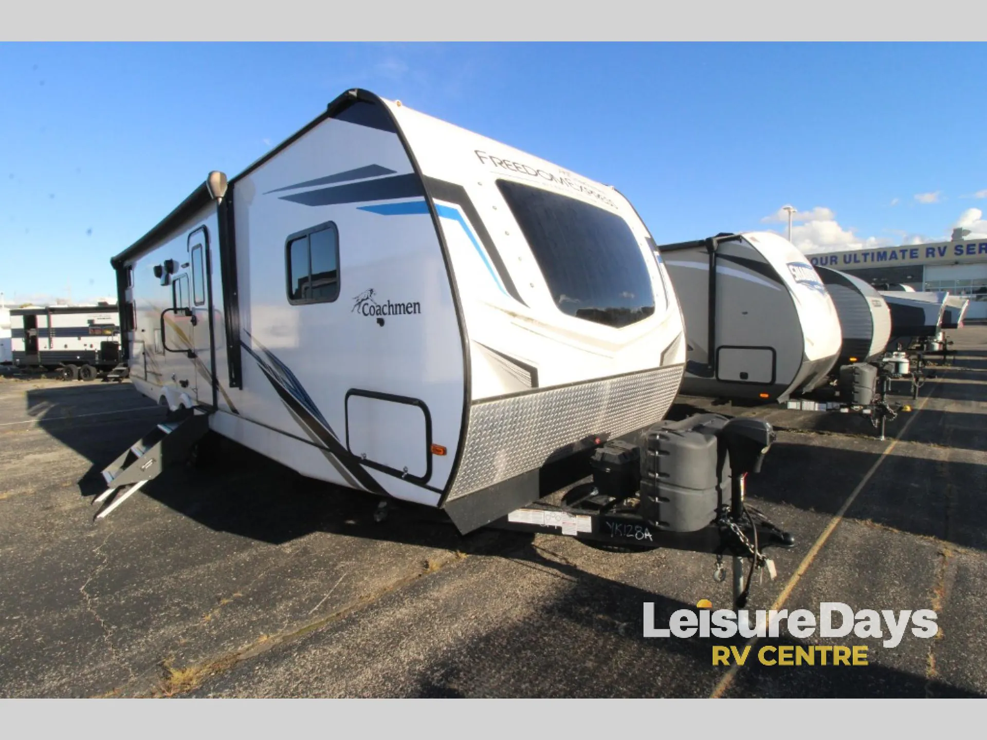 2023 Coachmen Freedom Express Ultra Lite 294BHDS - Photo 2