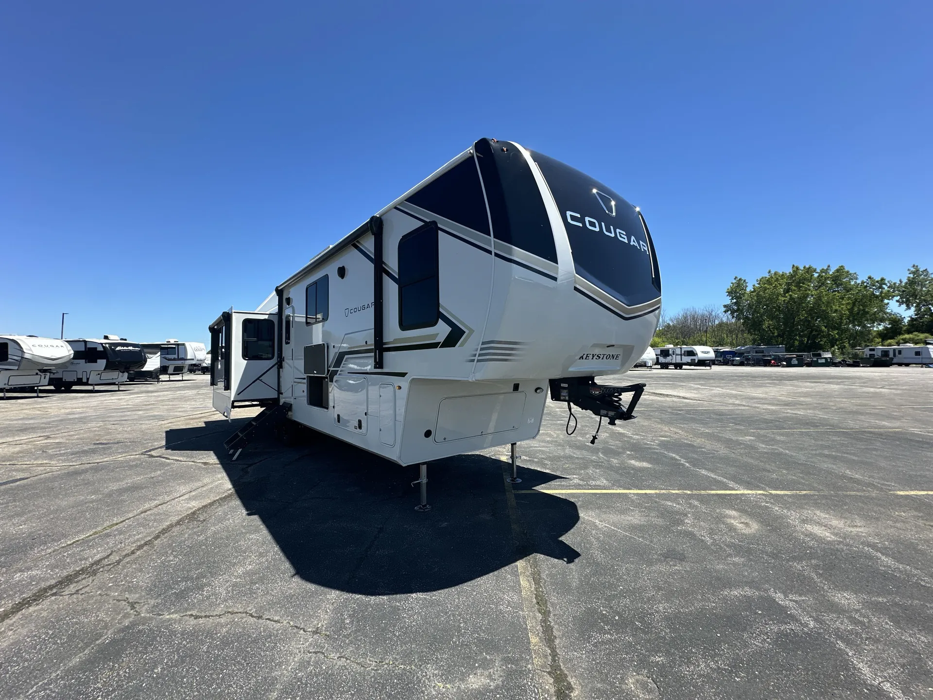 2027 Keystone Cougar 360MBI - Photo 2