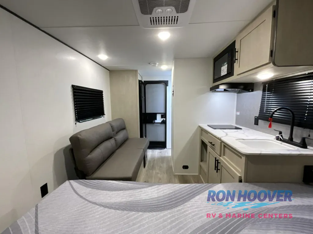 2026 Shasta Compact 17DB, Photos photo 13