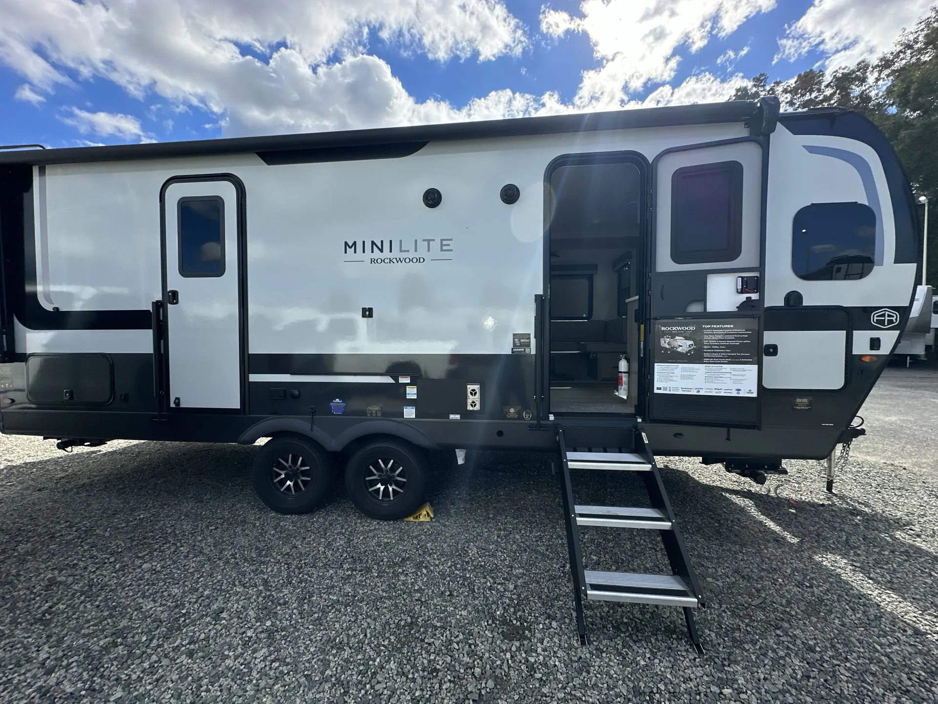 2026 Forest River Rockwood Mini Lite 2506FK - Photo 3