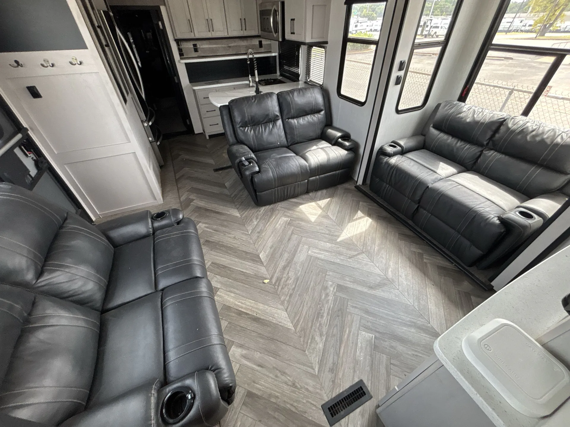 2022 Heartland Cyclone 4006 — living area main
