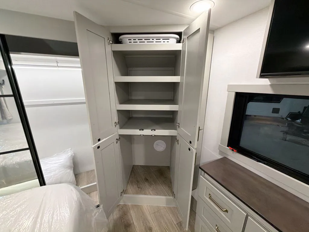 2026 Brinkley Model G 4100, Photos photo 27