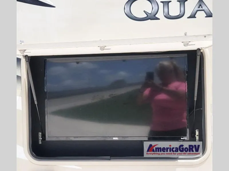 2017 Thor Motor Coach Quantum Used    RS26 - Photo 4
