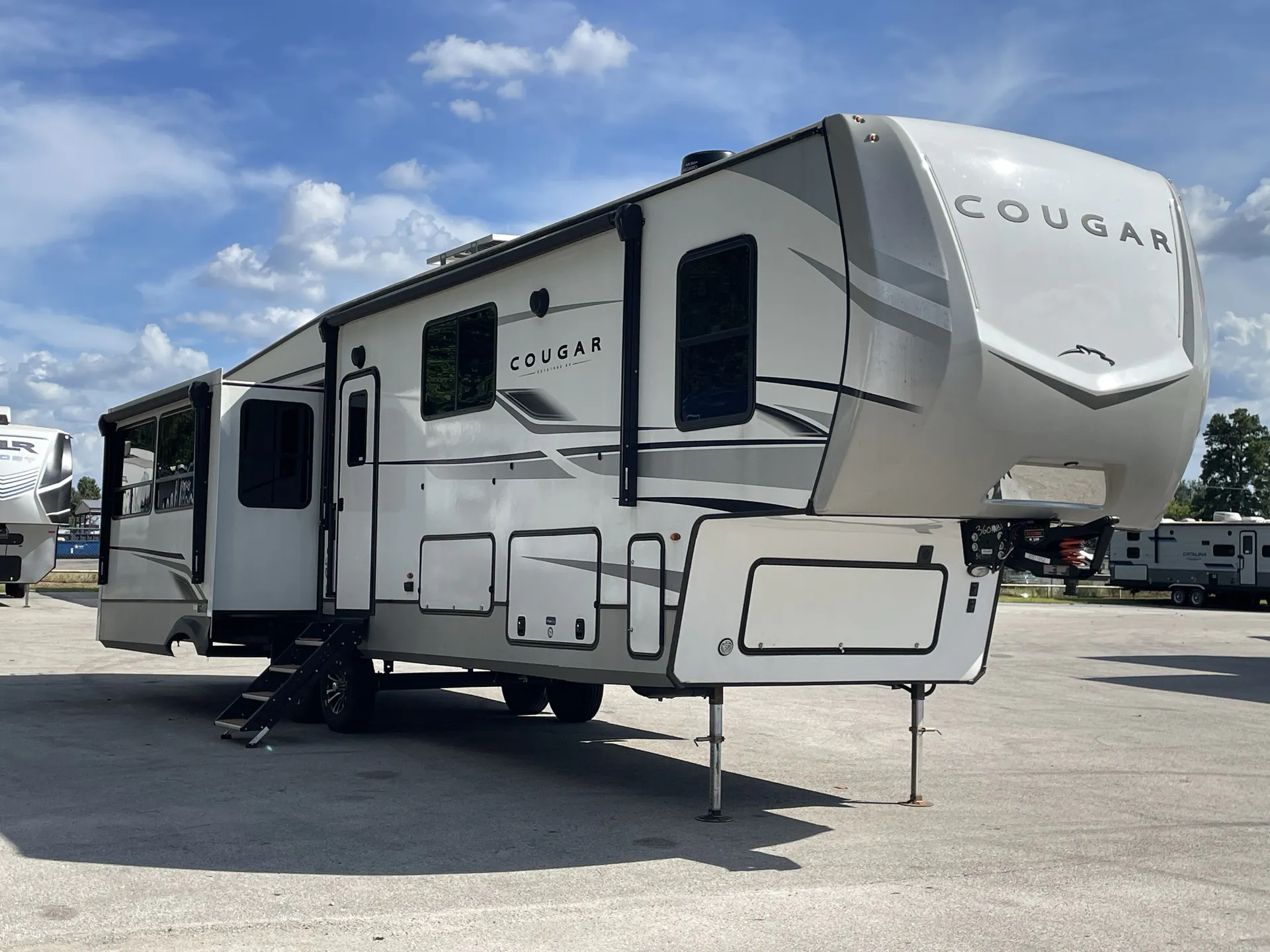 2025 Keystone Cougar 360MBI - Photo 2