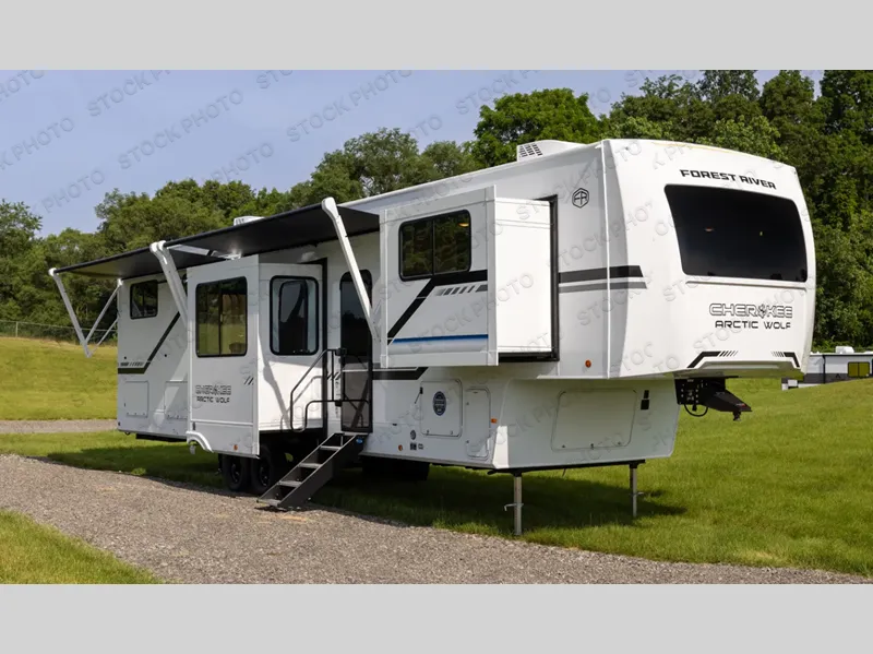 2027 Forest River Cherokee Arctic Wolf 3950SUITE - Photo 2