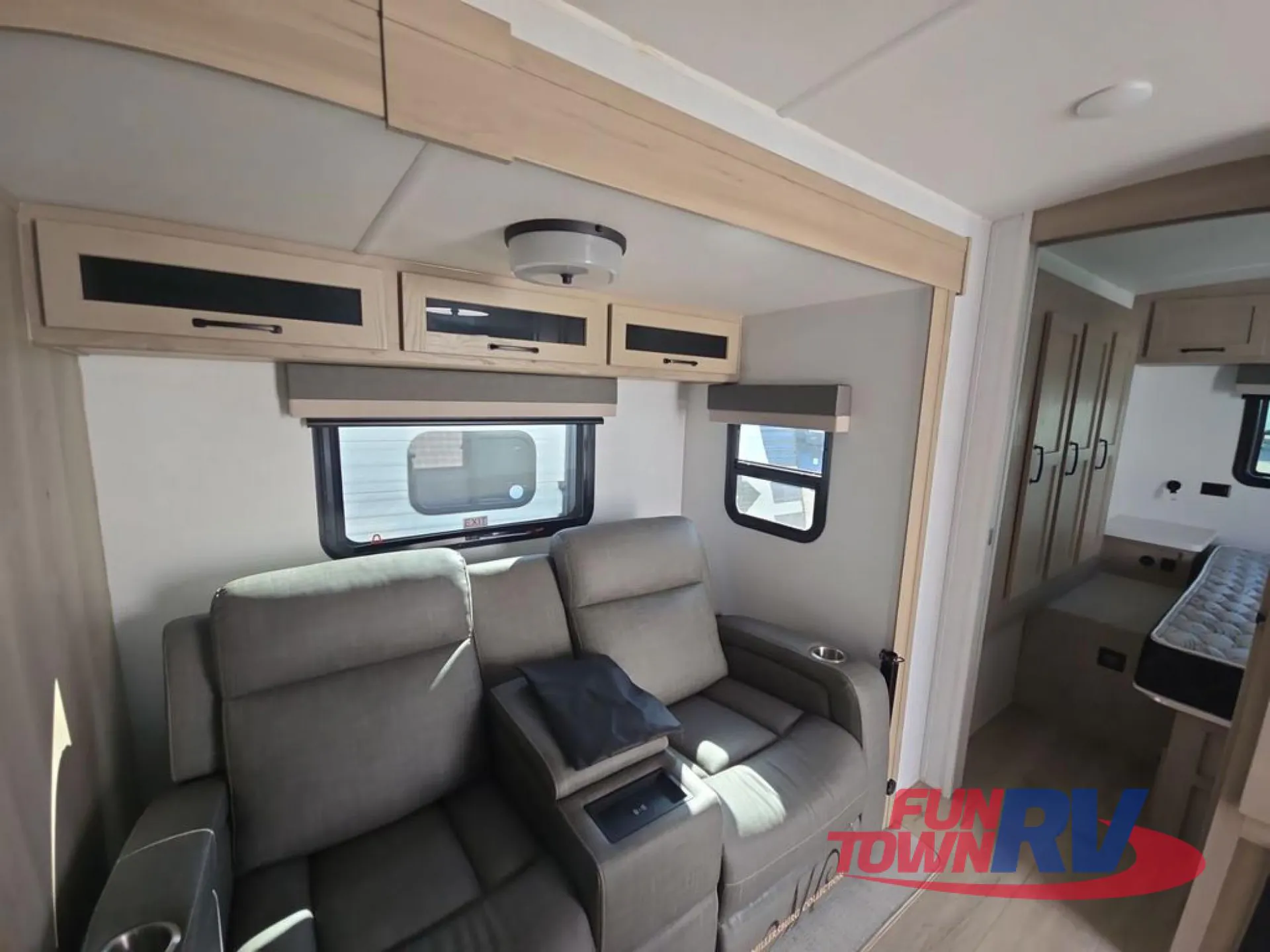 2025 Forest River Rockwood Mini Lite 2513S — Photo 7
