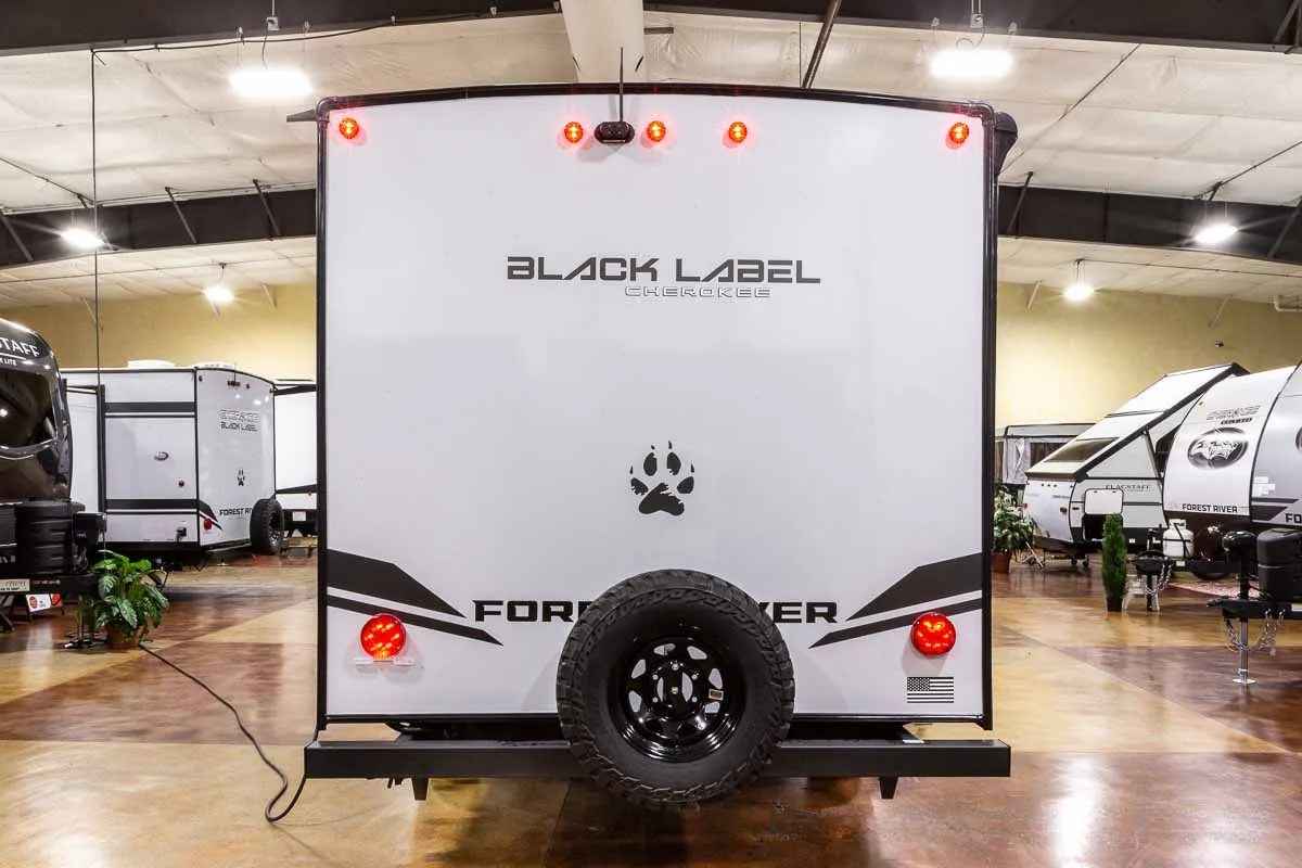 2027 Forest River Cherokee Wolf Pup Black Label 16FQBL — Photo 6