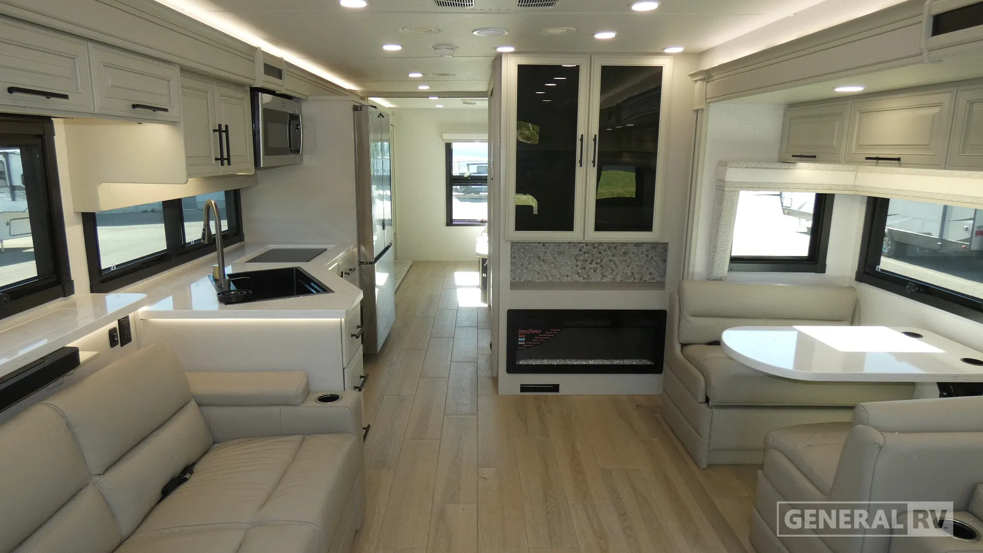 2026 Entegra Coach Accolade XL 37M - Photo 3